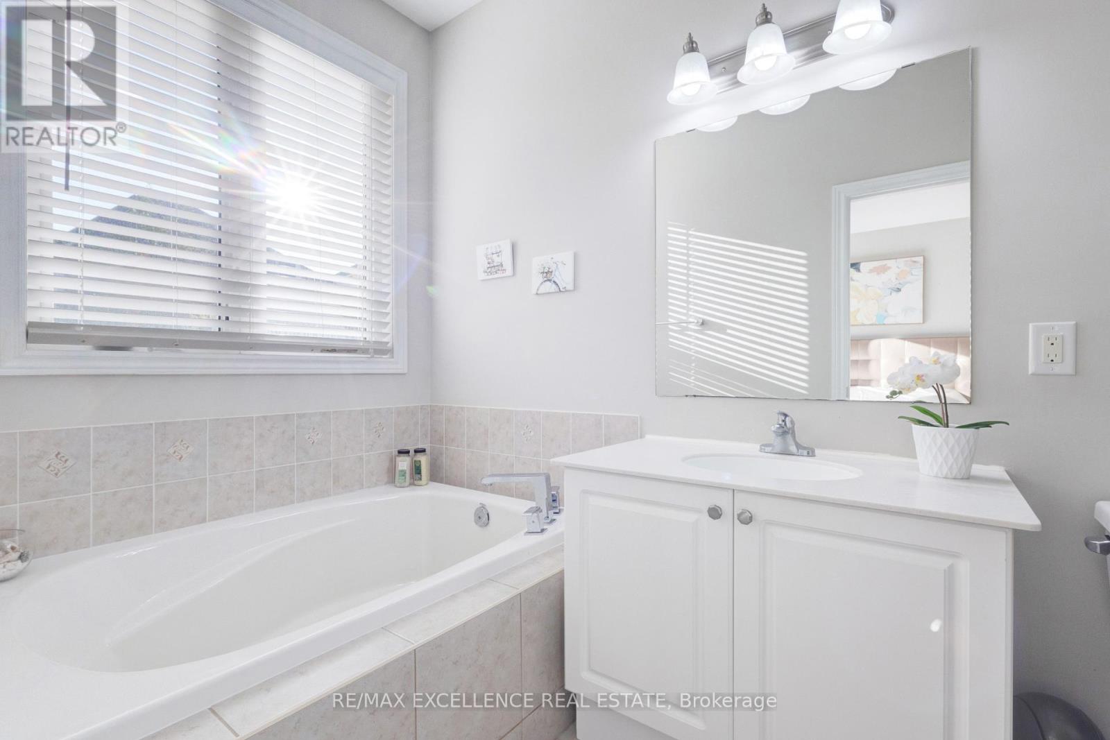 Photo 24 of 52 Atchison Drive, Caledon ON