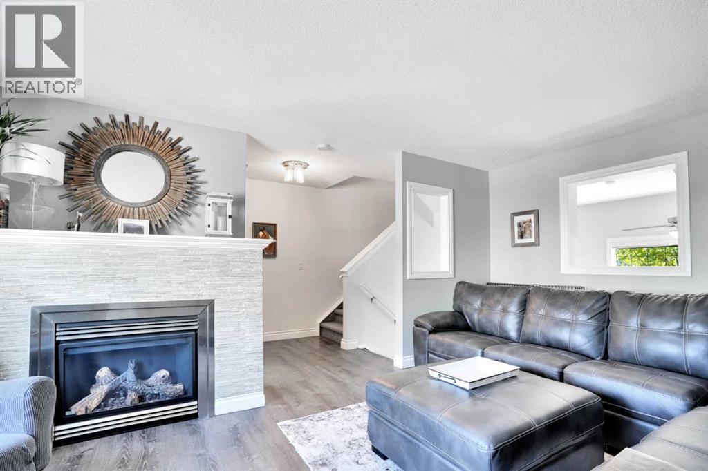 Photo 11 of 54 Cougar Ridge Mews Sw, Calgary AB