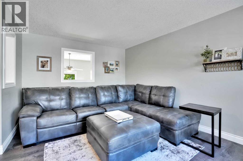 54 Cougar Ridge Mews SW, Calgary, Alberta
