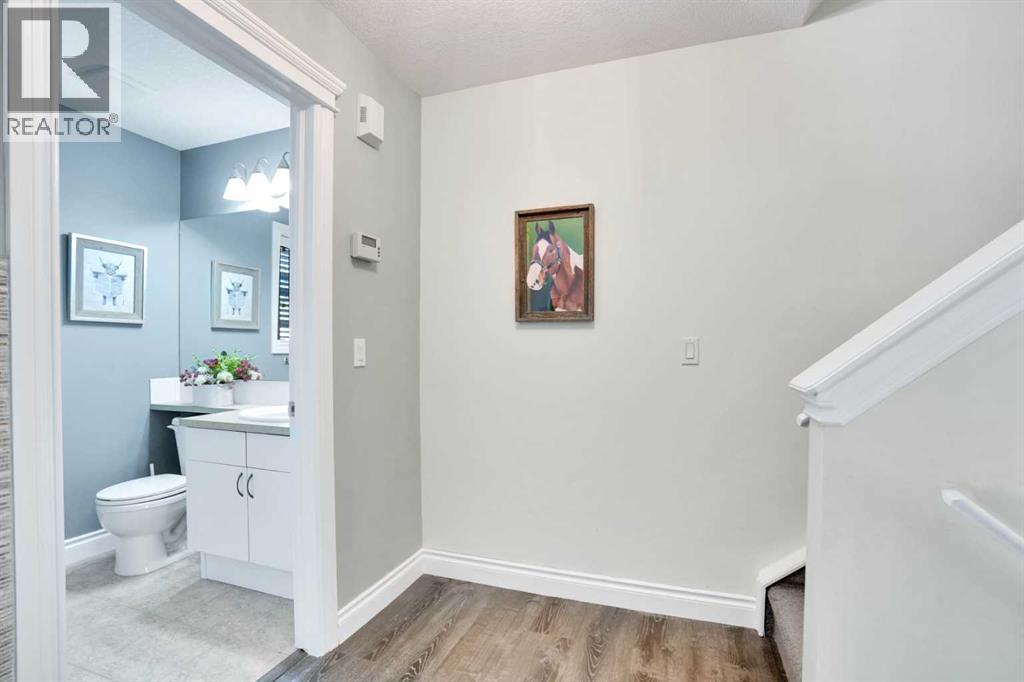 Photo 15 of 54 Cougar Ridge Mews Sw, Calgary AB