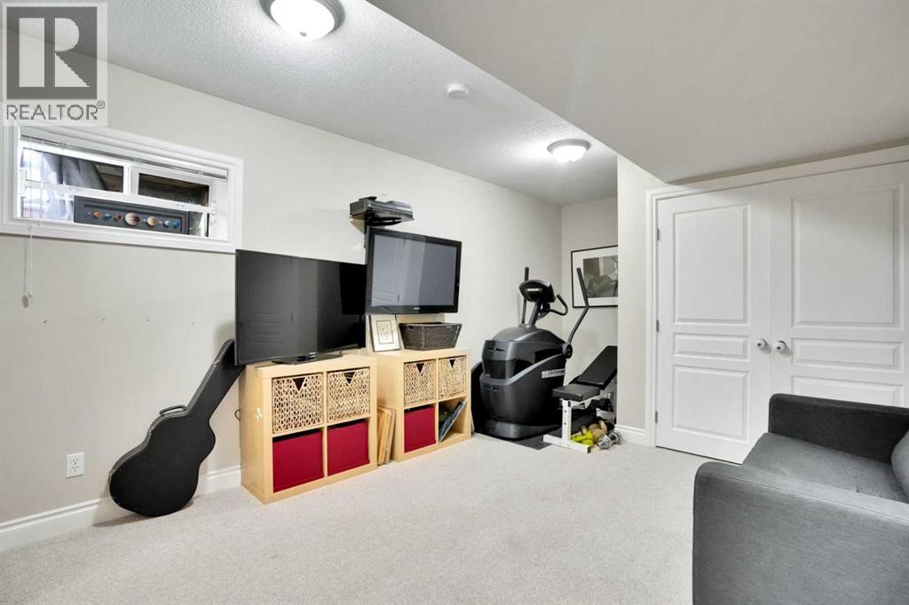 Photo 28 of 54 Cougar Ridge Mews Sw, Calgary AB