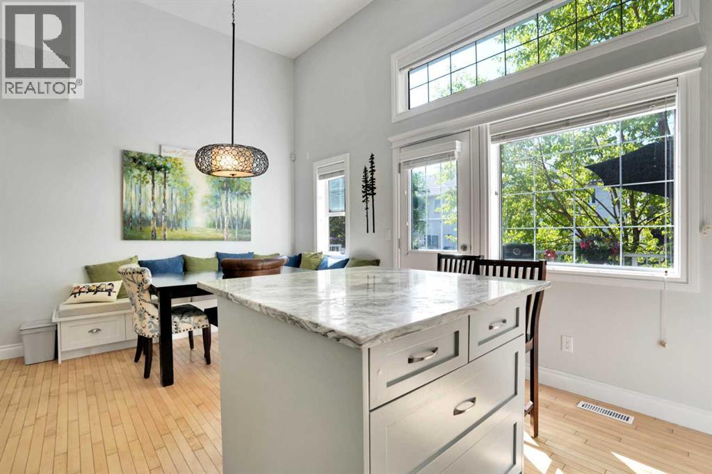 Photo 3 of 54 Cougar Ridge Mews Sw, Calgary AB
