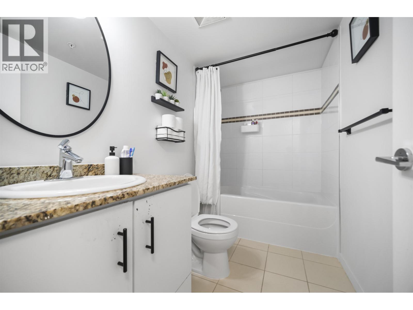 Photo 12 of 304 11665 Haney Bypass, Maple Ridge BC