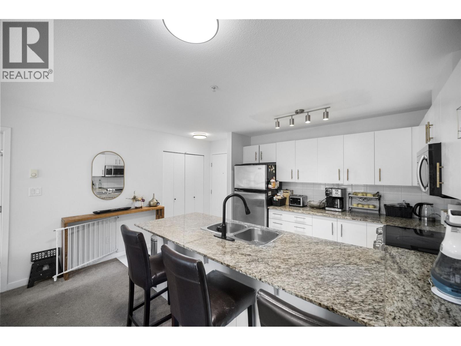Photo 4 of 304 11665 Haney Bypass, Maple Ridge BC