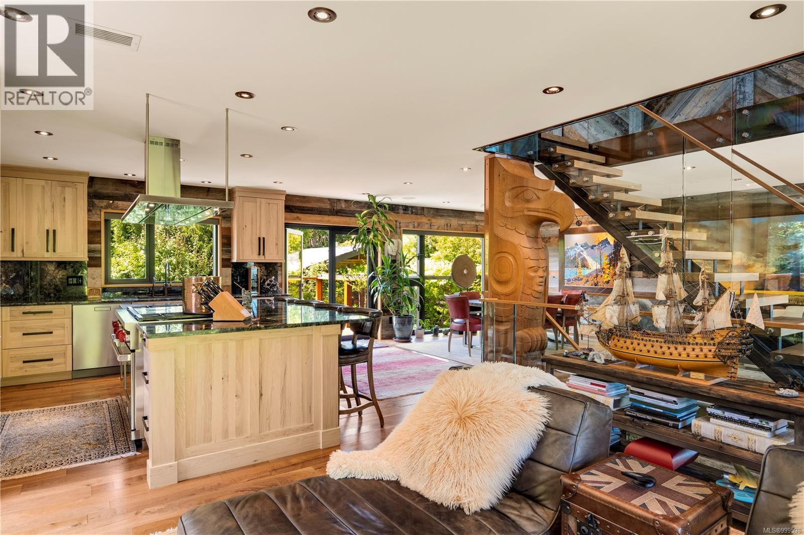 Photo 7 of 626 Monterey Ave, Oak Bay BC