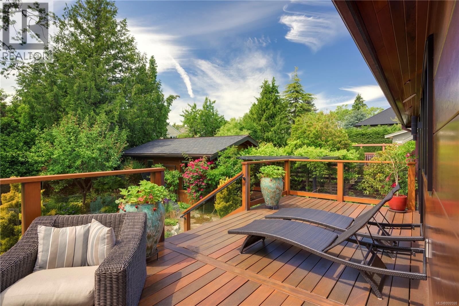 Photo 48 of 626 Monterey Ave, Oak Bay BC