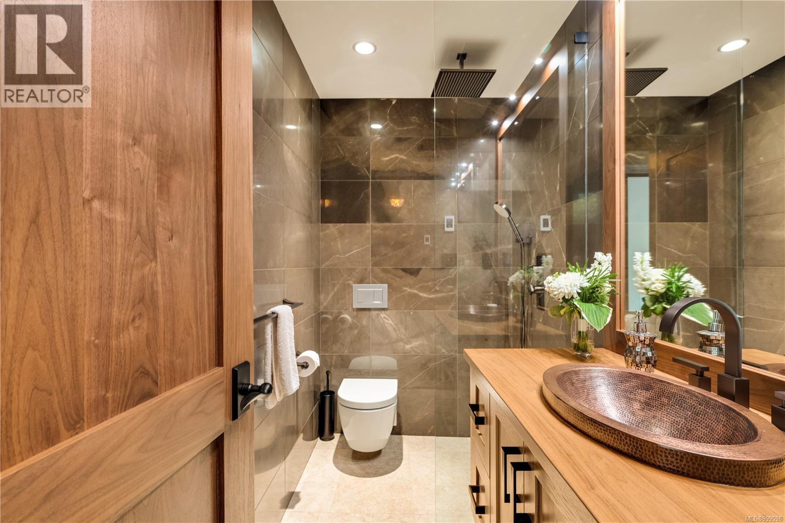 Photo 60 of 626 Monterey Ave, Oak Bay BC