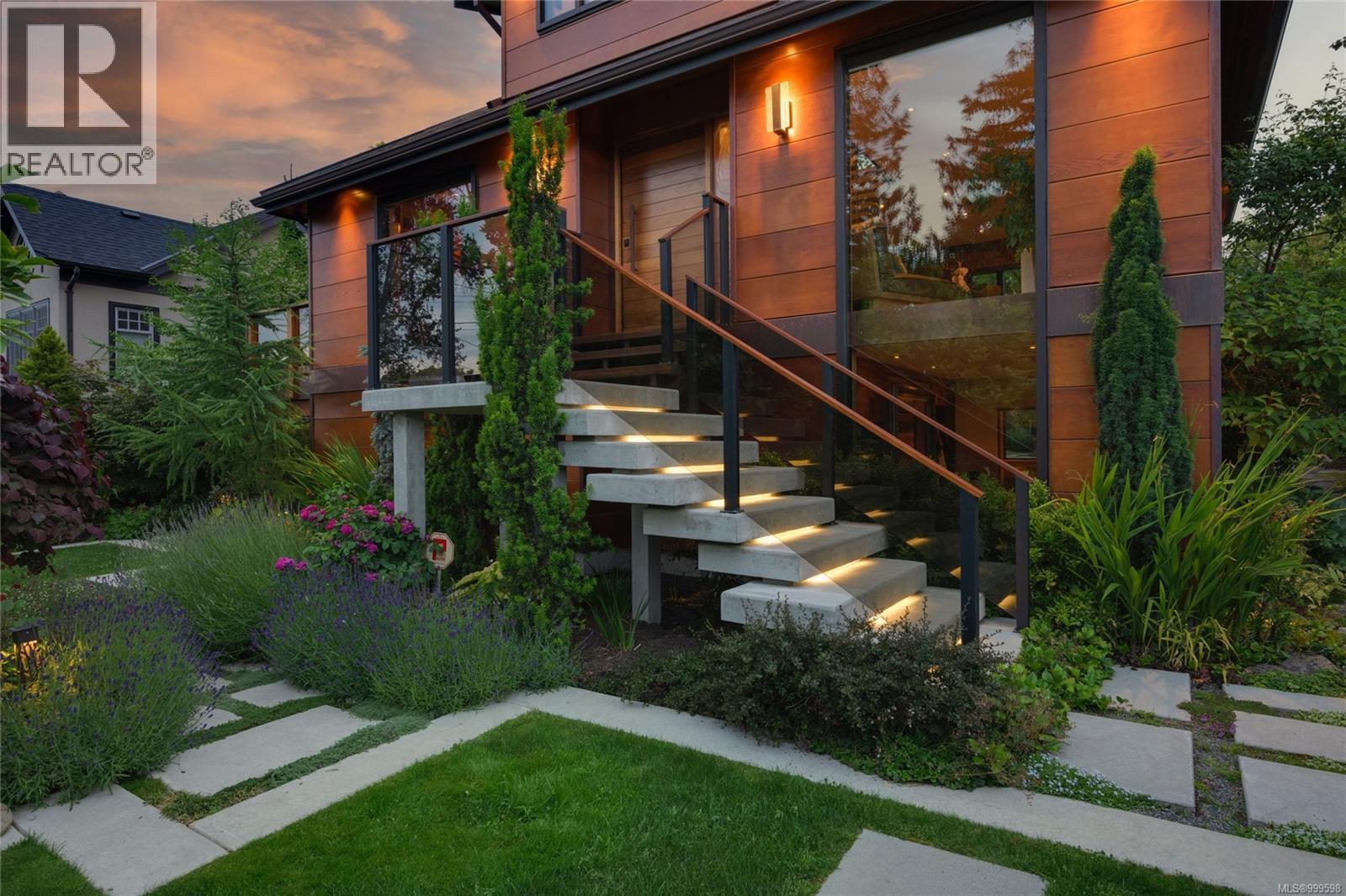 Photo 32 of 626 Monterey Ave, Oak Bay BC