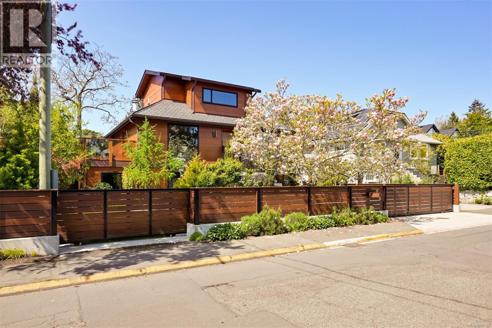 Photo 89 of 626 Monterey Ave, Oak Bay BC