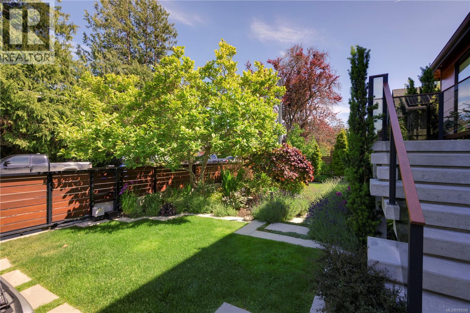 Photo 68 of 626 Monterey Ave, Oak Bay BC