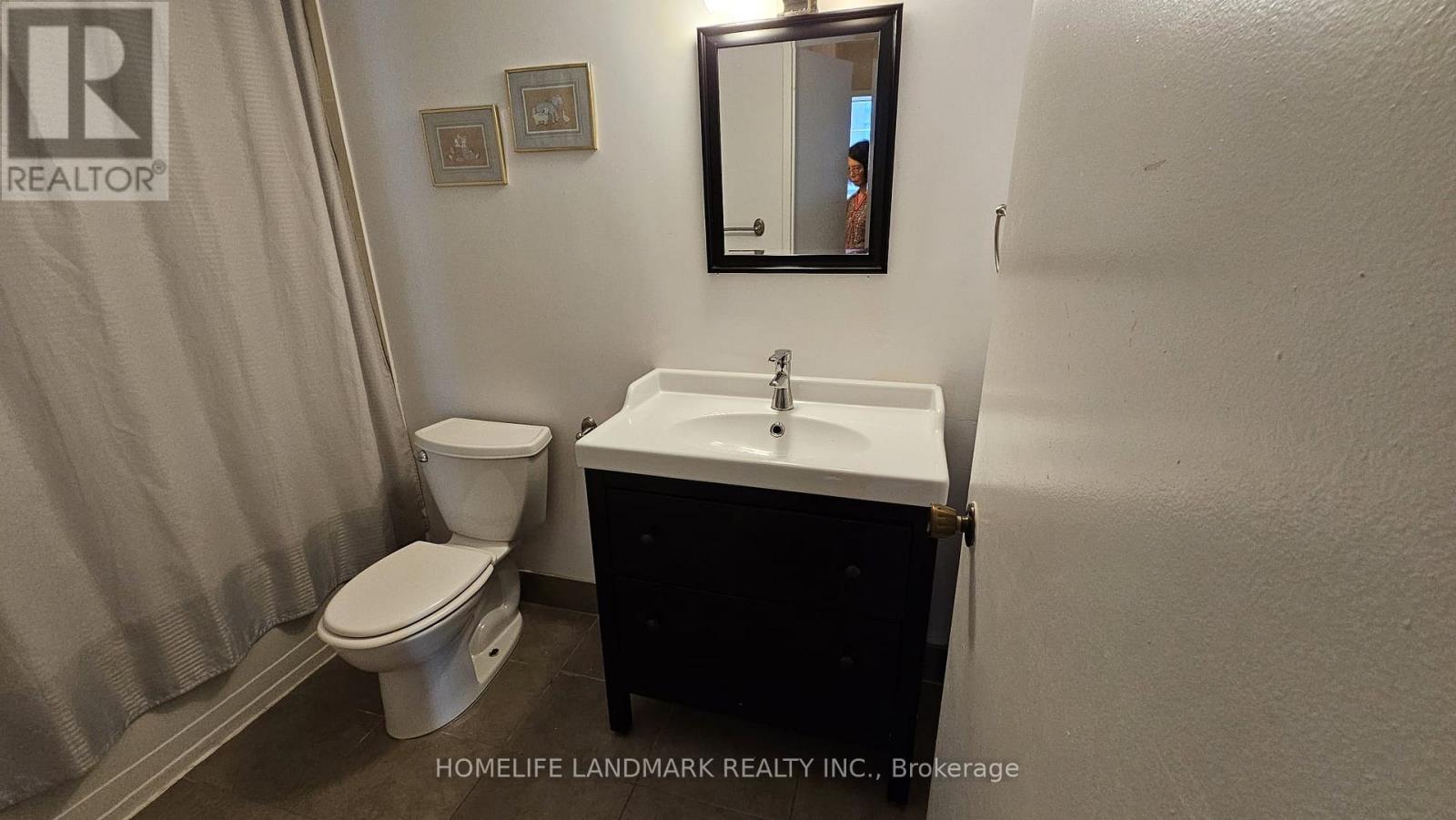 Photo 14 of 1110 633 Bay Street, Toronto ON