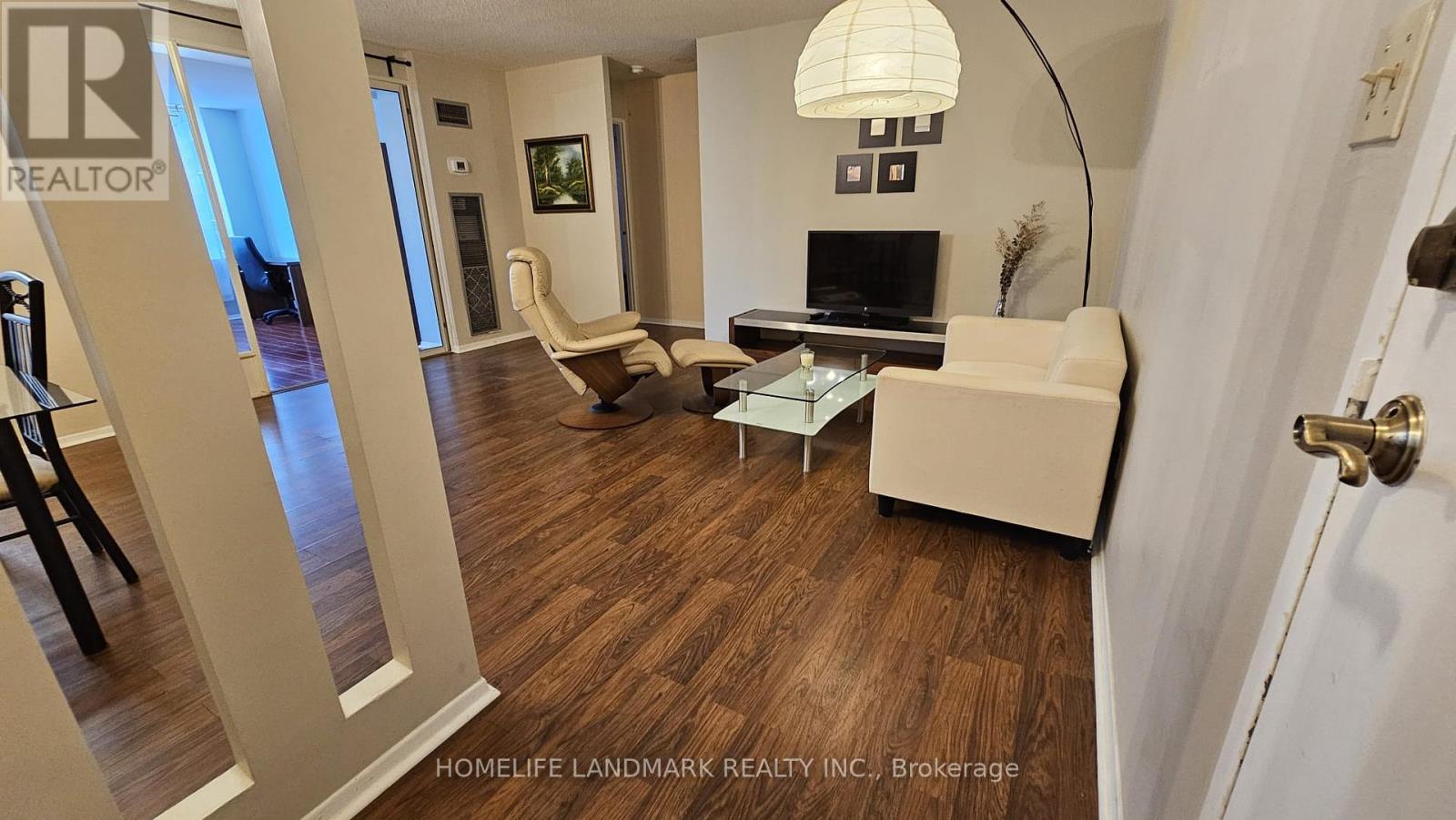 Photo 7 of 1110 633 Bay Street, Toronto ON