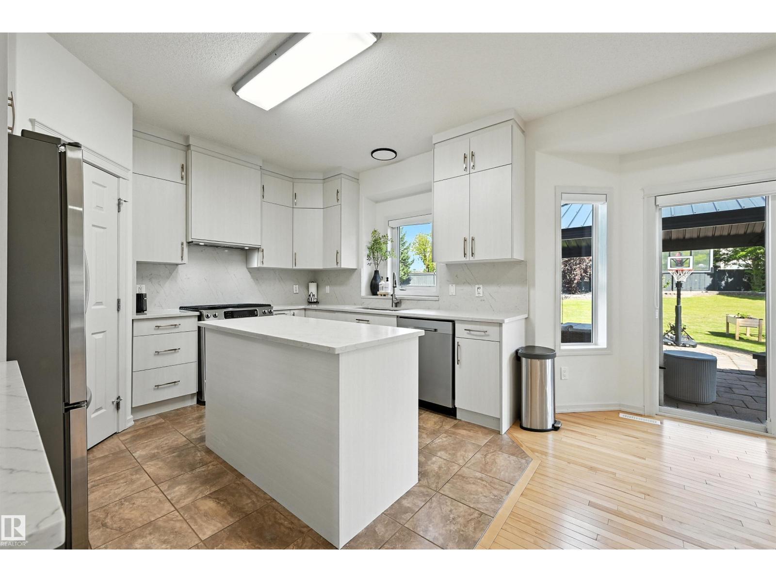 Photo 32 of 2915 Tredger Green Gr Nw, Edmonton AB