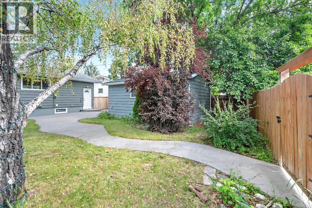 8228 5 Street SW, Calgary, Alberta
