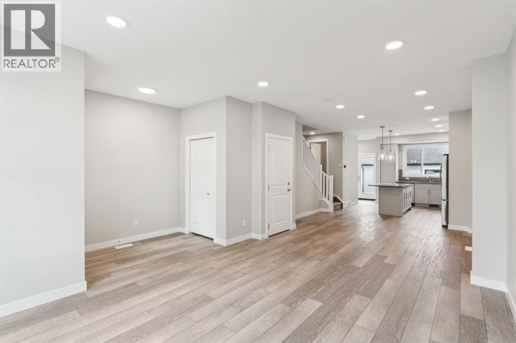 Photo 4 of 12 Alderwood Close Se, Calgary AB