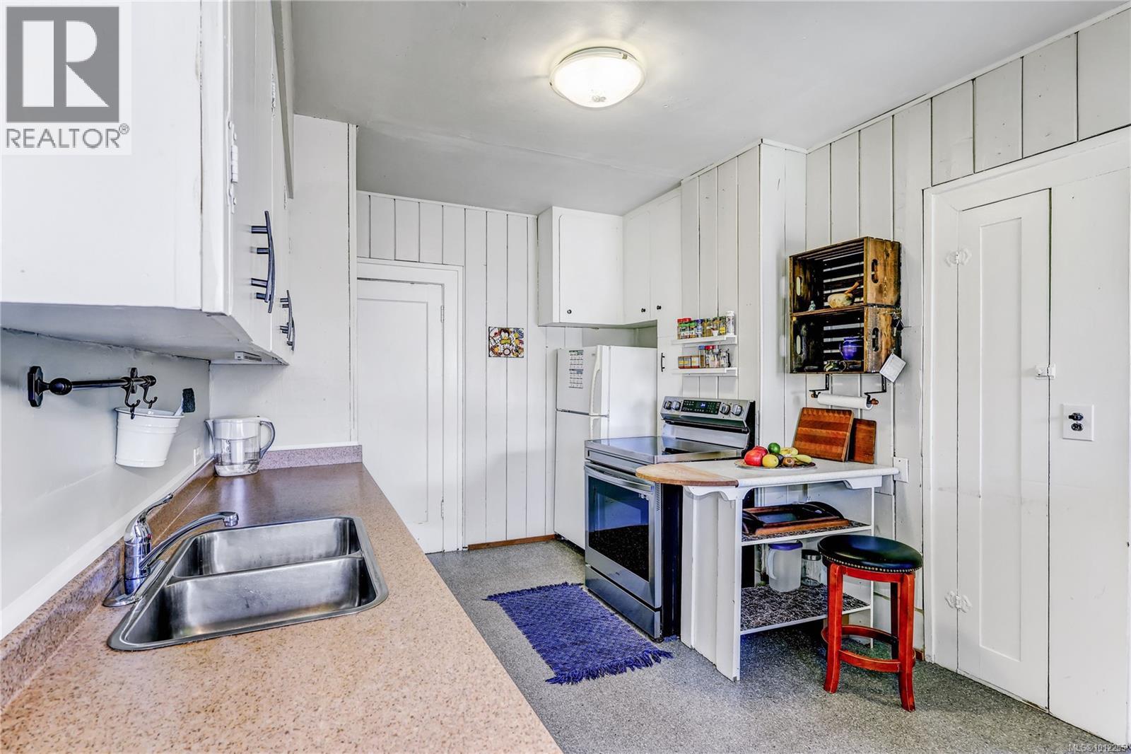 Photo 64 of 660 Third St, Nanaimo BC