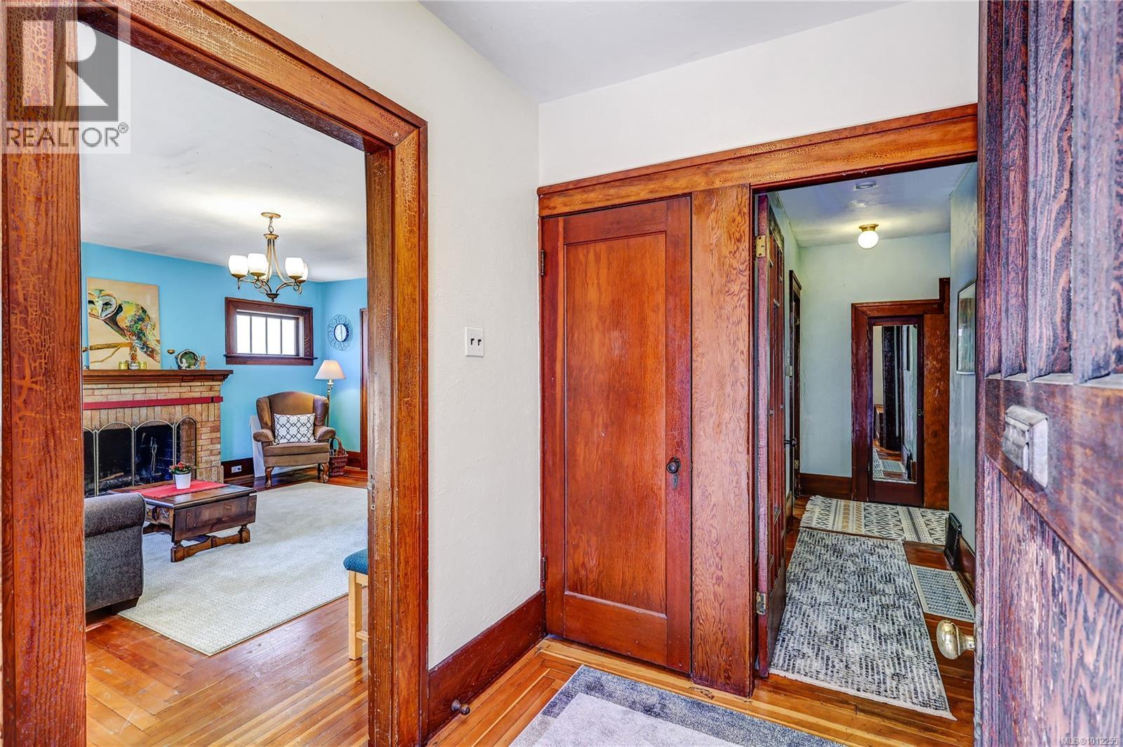Photo 1 of 660 Third St, Nanaimo BC
