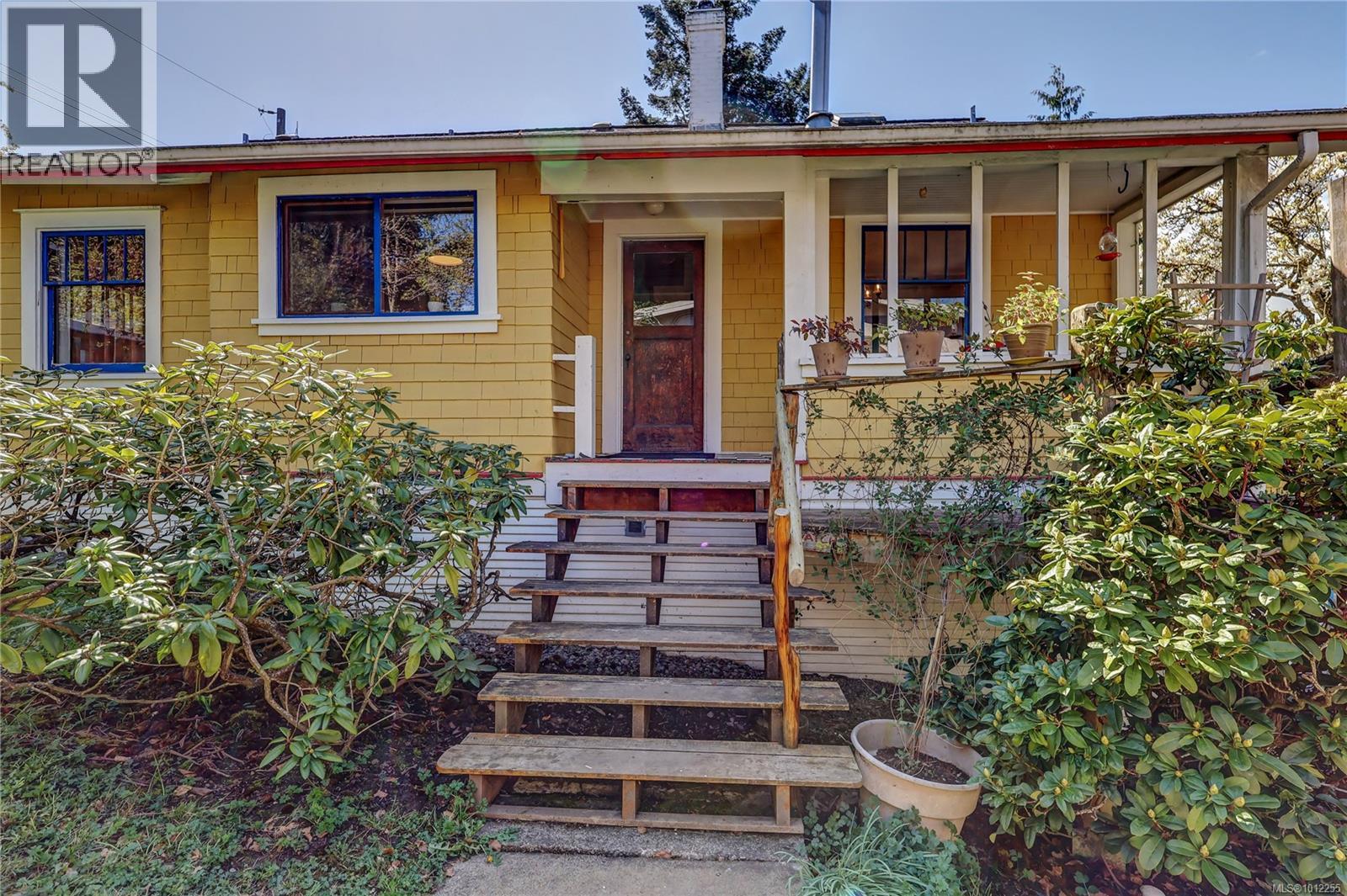 Photo 7 of 660 Third St, Nanaimo BC