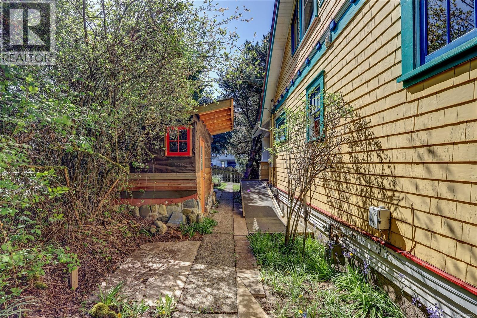 Photo 52 of 660 Third St, Nanaimo BC