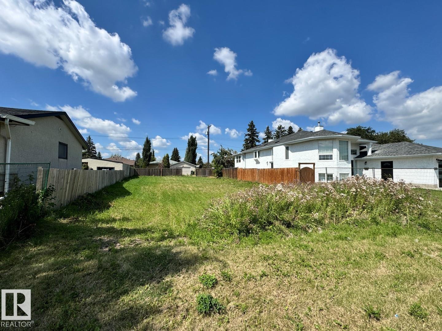 Photo 1 of 13118 121 St Nw, Edmonton AB