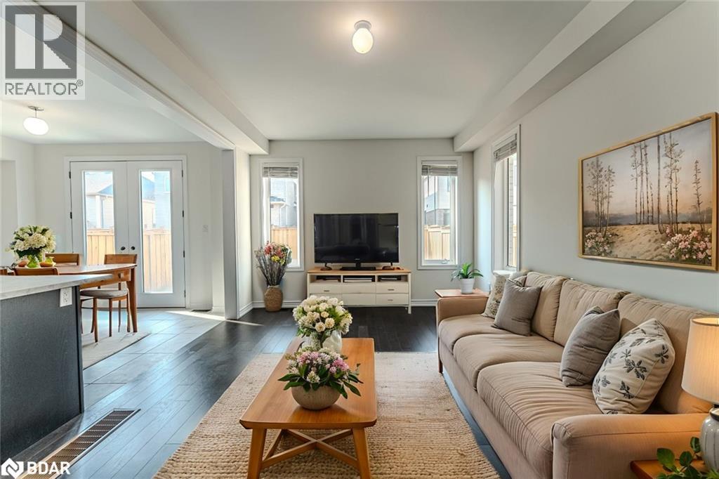 Photo 3 of 152 Nottingham Road, Barrie ON