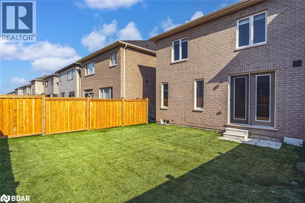 Photo 12 of 152 Nottingham Road, Barrie ON