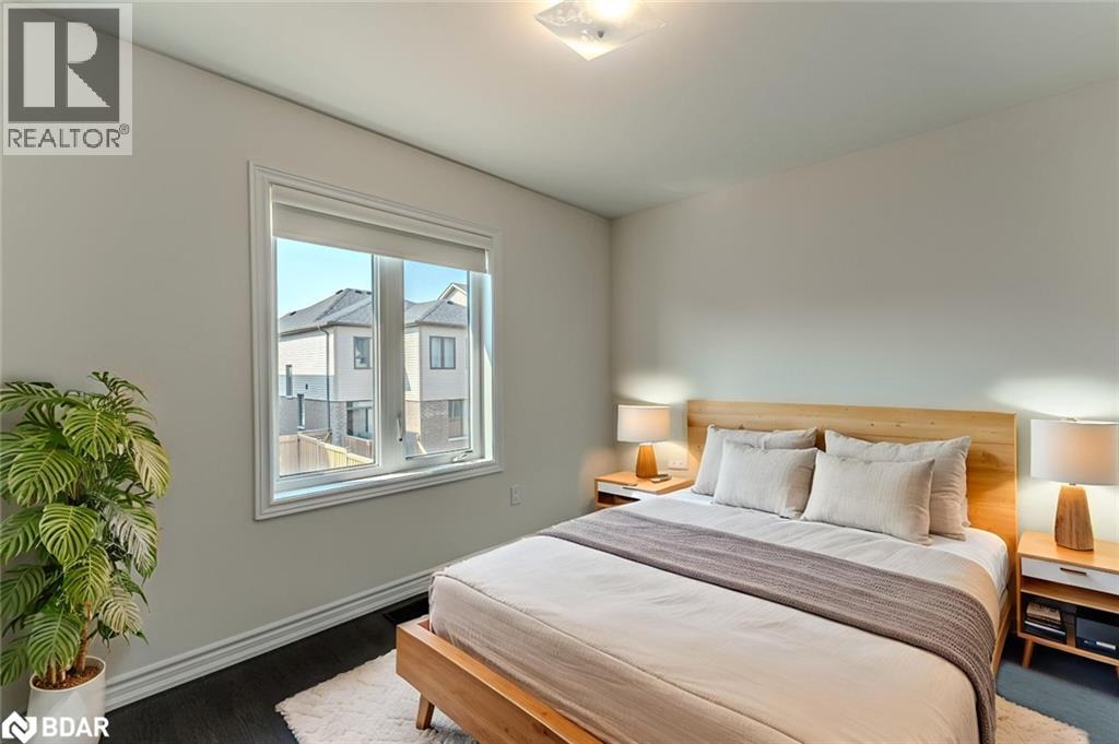 Photo 8 of 152 Nottingham Road, Barrie ON