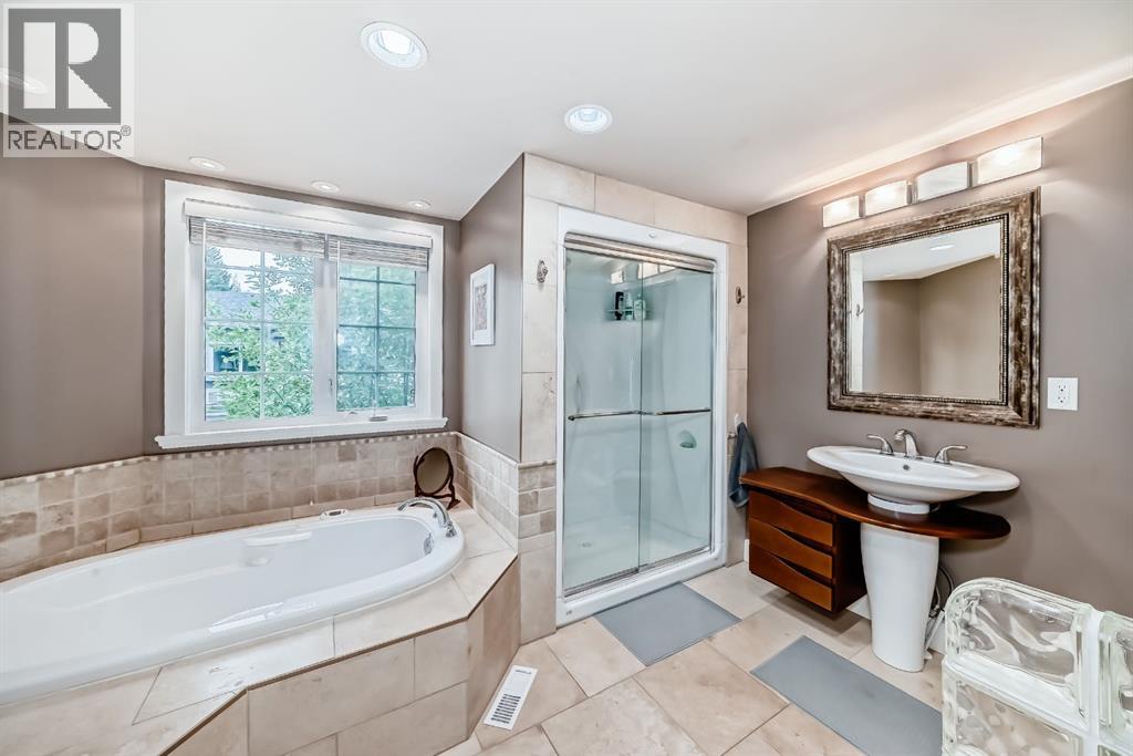 Photo 7 of 215 4037 42 Street Nw, Calgary AB