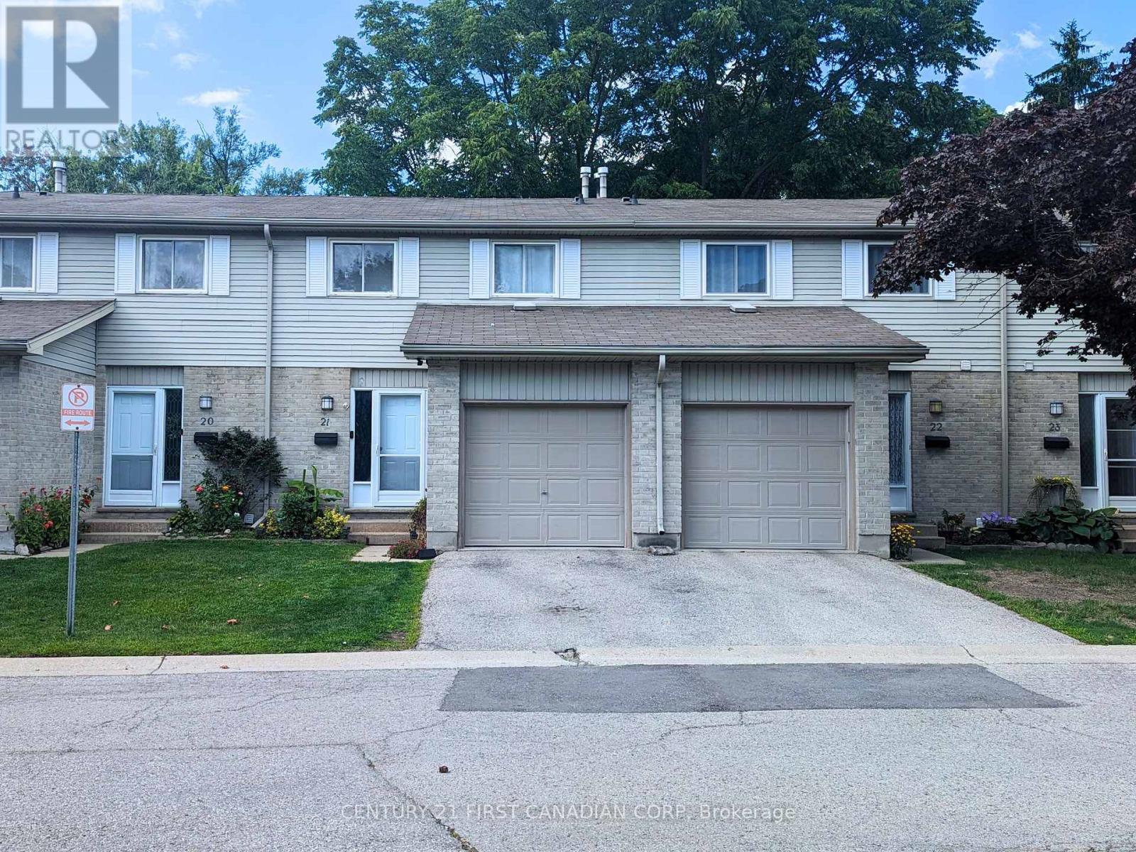 Photo 12 of 21 30 Clarendon Crescent, London South ON