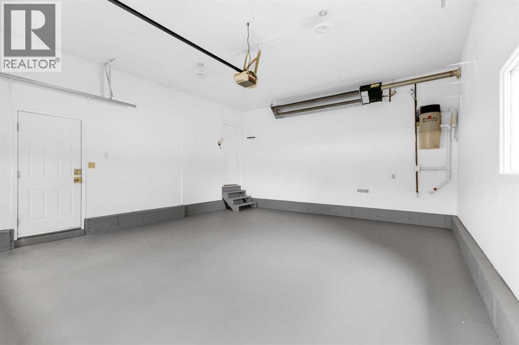 Photo 10 of 76 Kirby Street, Red Deer AB