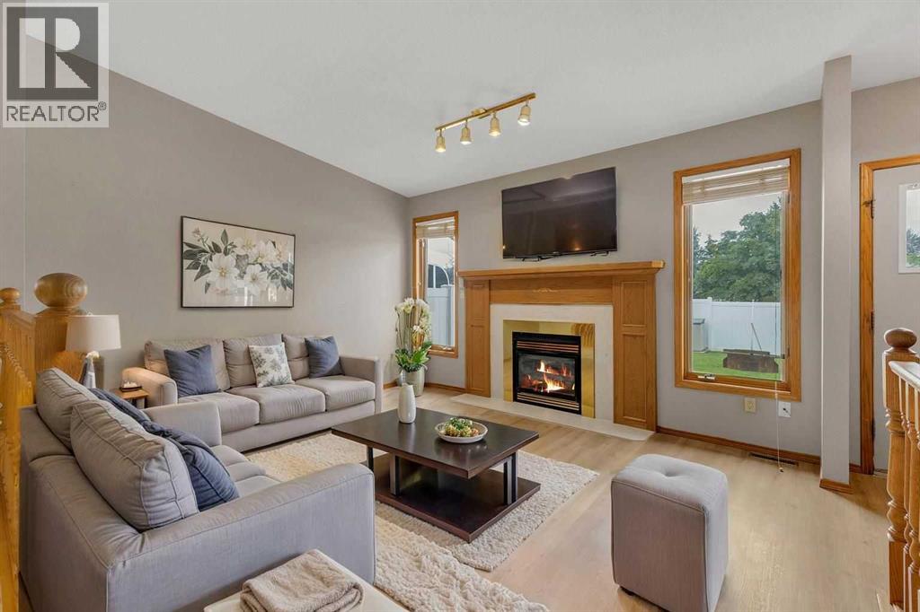 Photo 8 of 76 Kirby Street, Red Deer AB