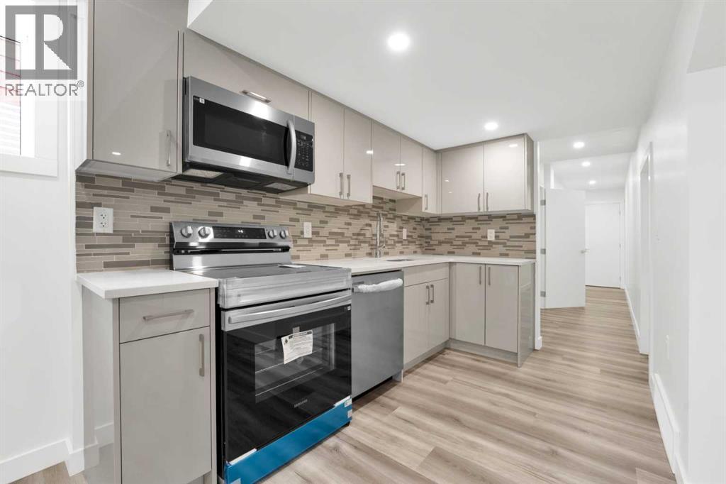 Photo 13 of 14 Yorkstone Manor Sw, Calgary AB
