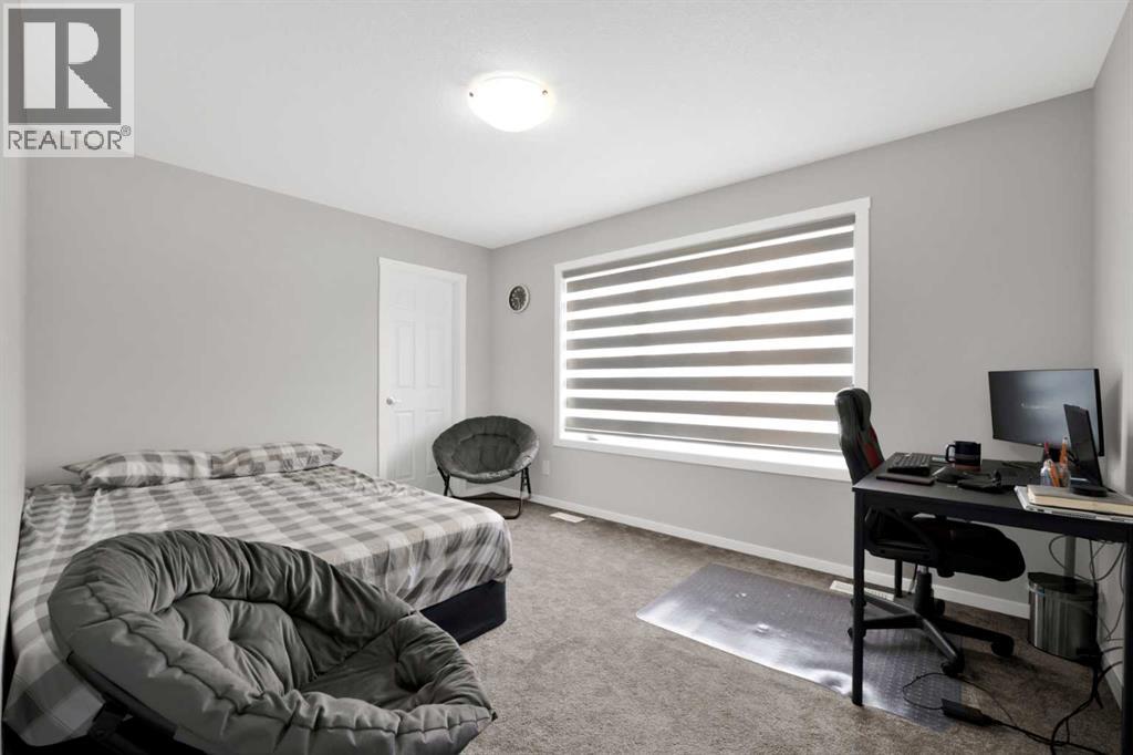 Photo 30 of 14 Yorkstone Manor Sw, Calgary AB