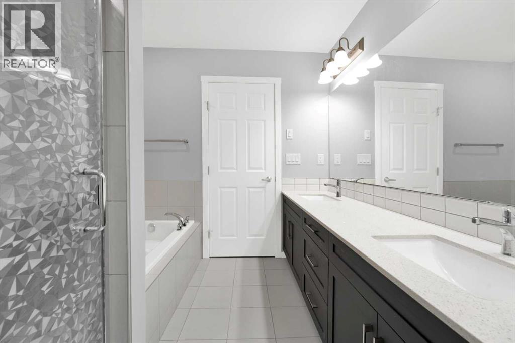 Photo 4 of 14 Yorkstone Manor Sw, Calgary AB