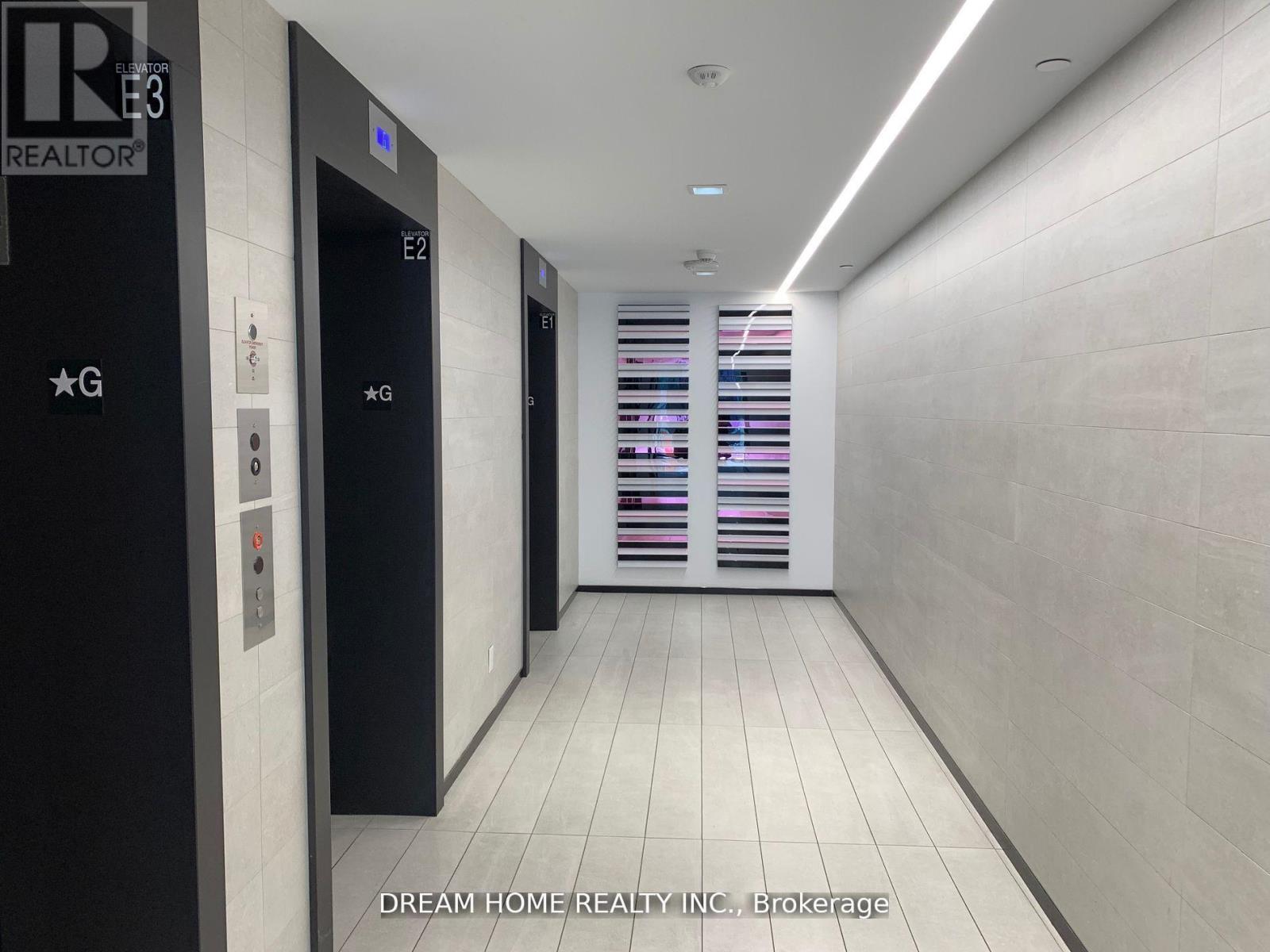 Photo 4 of 3007 203 College Street, Toronto ON