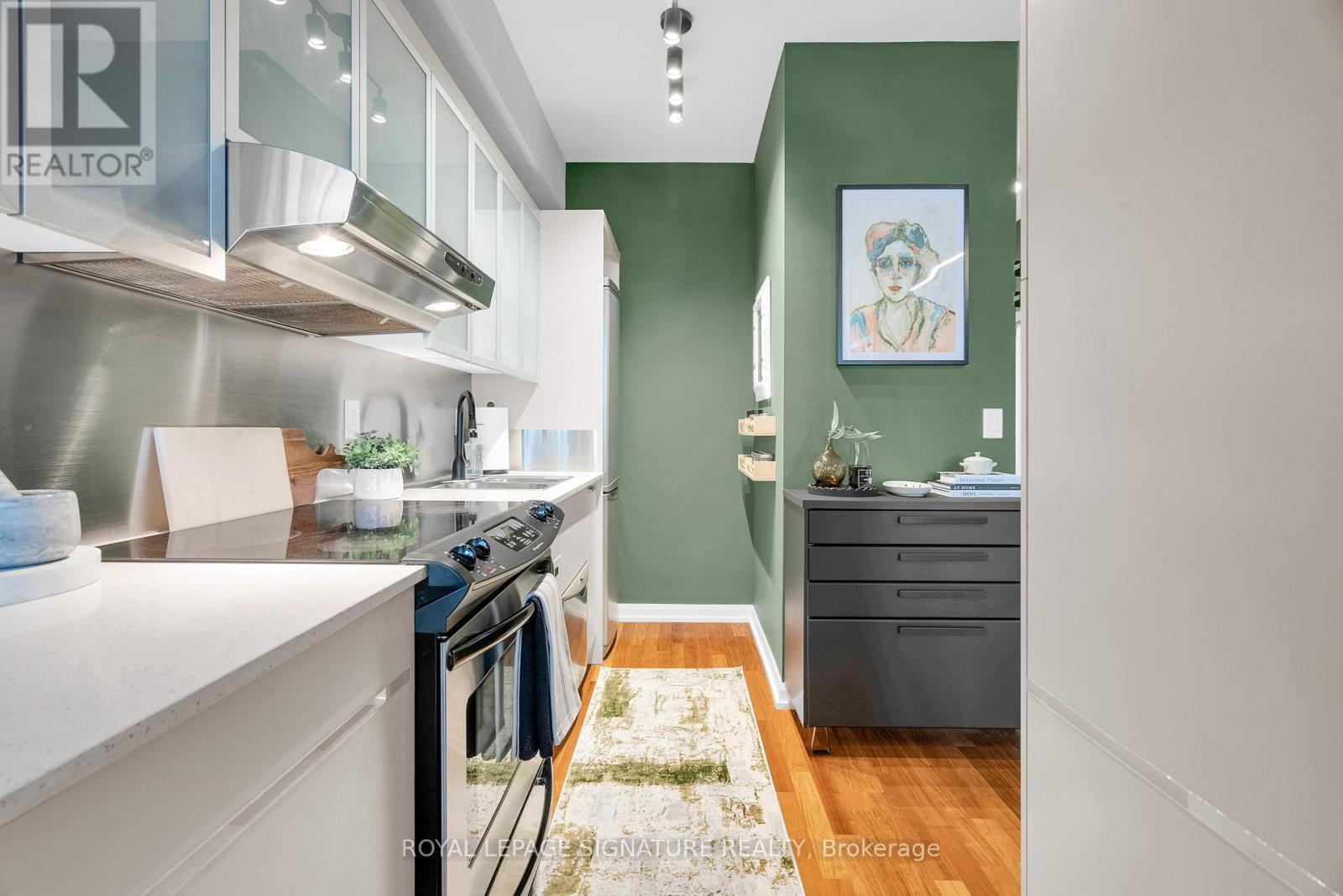 Photo 19 of 1208 111 Elizabeth Street, Toronto ON