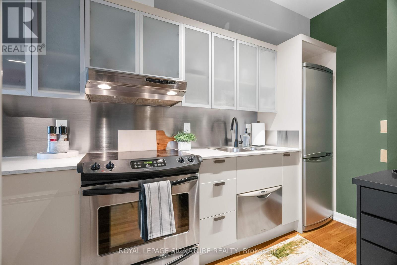 Photo 34 of 1208 111 Elizabeth Street, Toronto ON