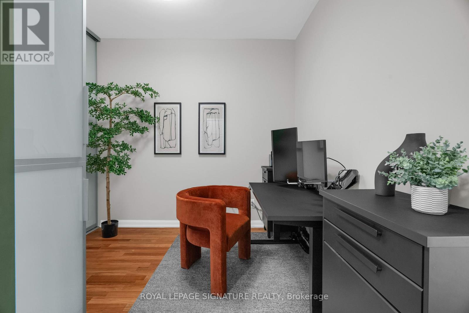 Photo 4 of 1208 111 Elizabeth Street, Toronto ON