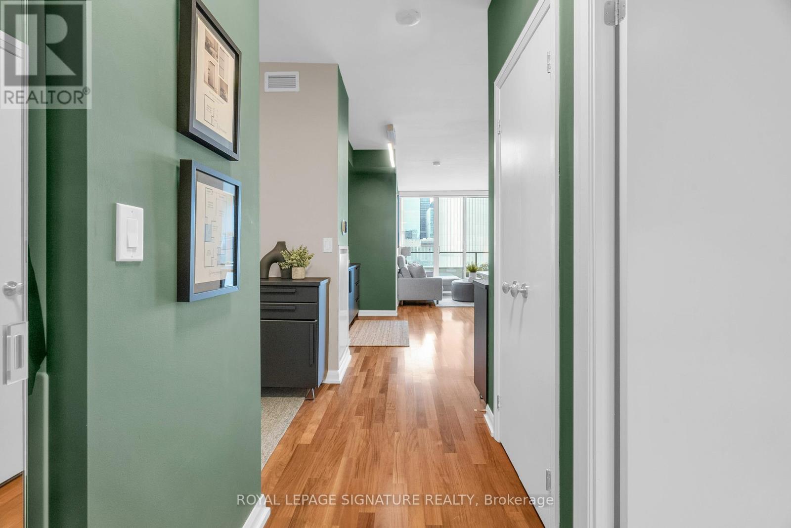 Photo 18 of 1208 111 Elizabeth Street, Toronto ON