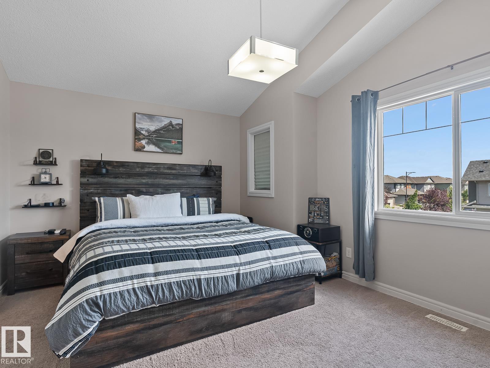 Photo 21 of 57 Meadowland Cr, Spruce Grove AB