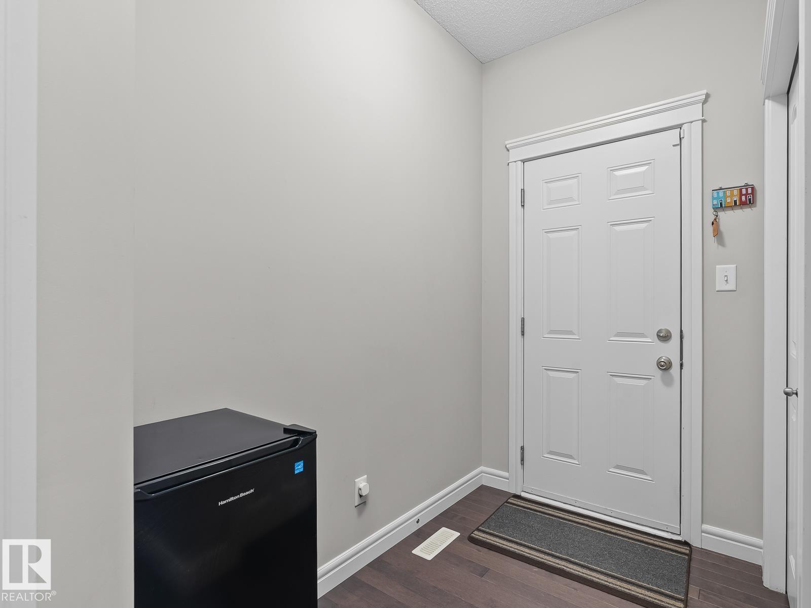 Photo 27 of 57 Meadowland Cr, Spruce Grove AB