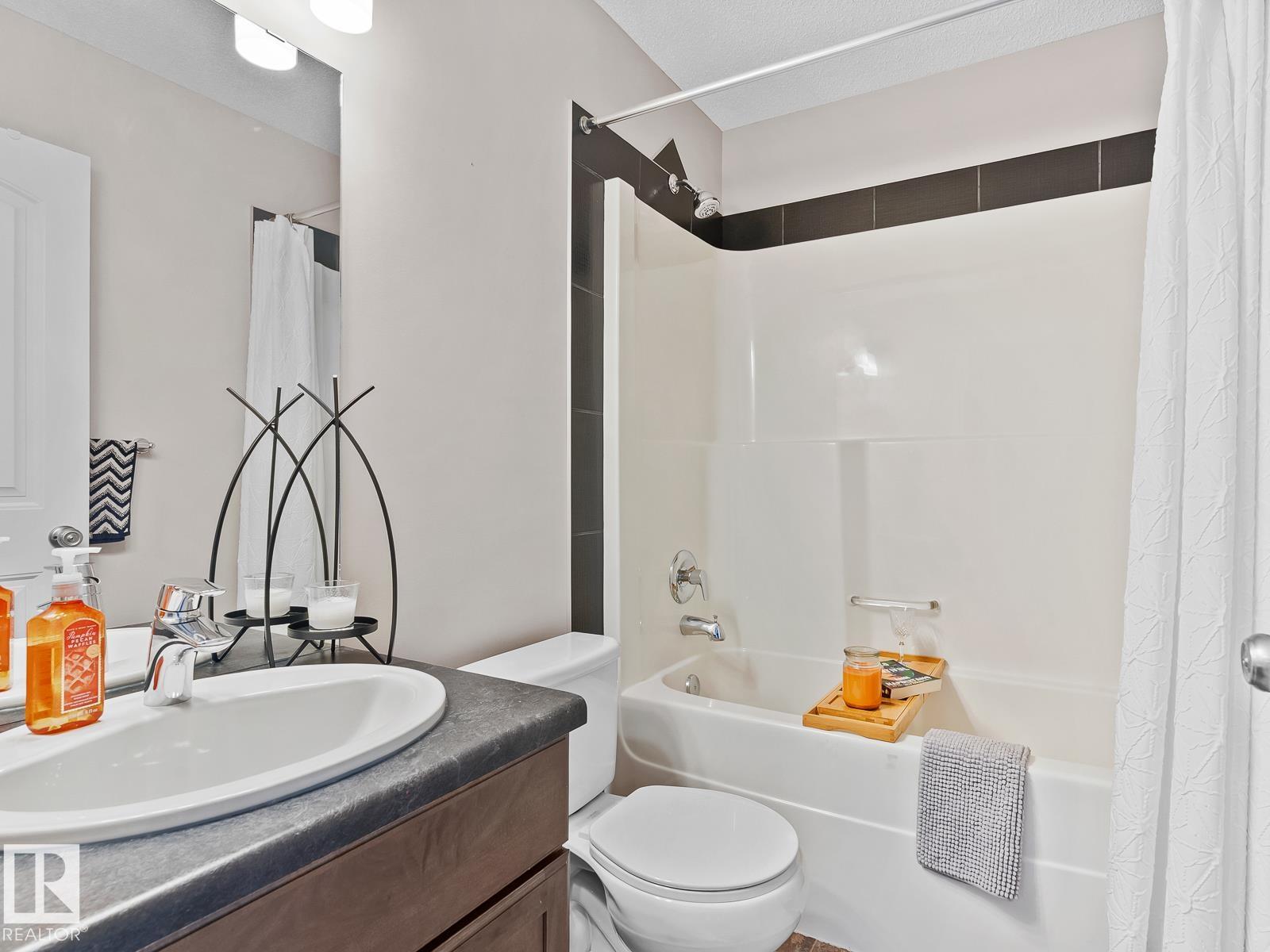 Photo 16 of 57 Meadowland Cr, Spruce Grove AB