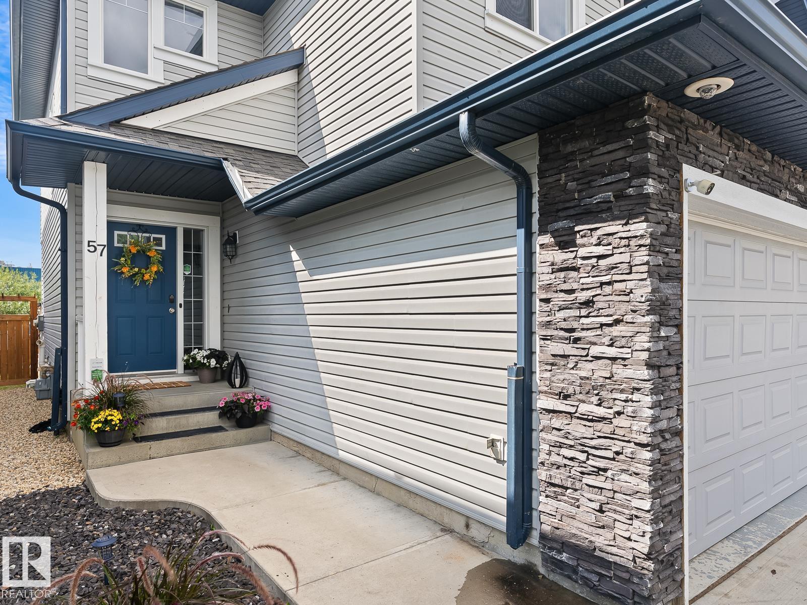Photo 2 of 57 Meadowland Cr, Spruce Grove AB