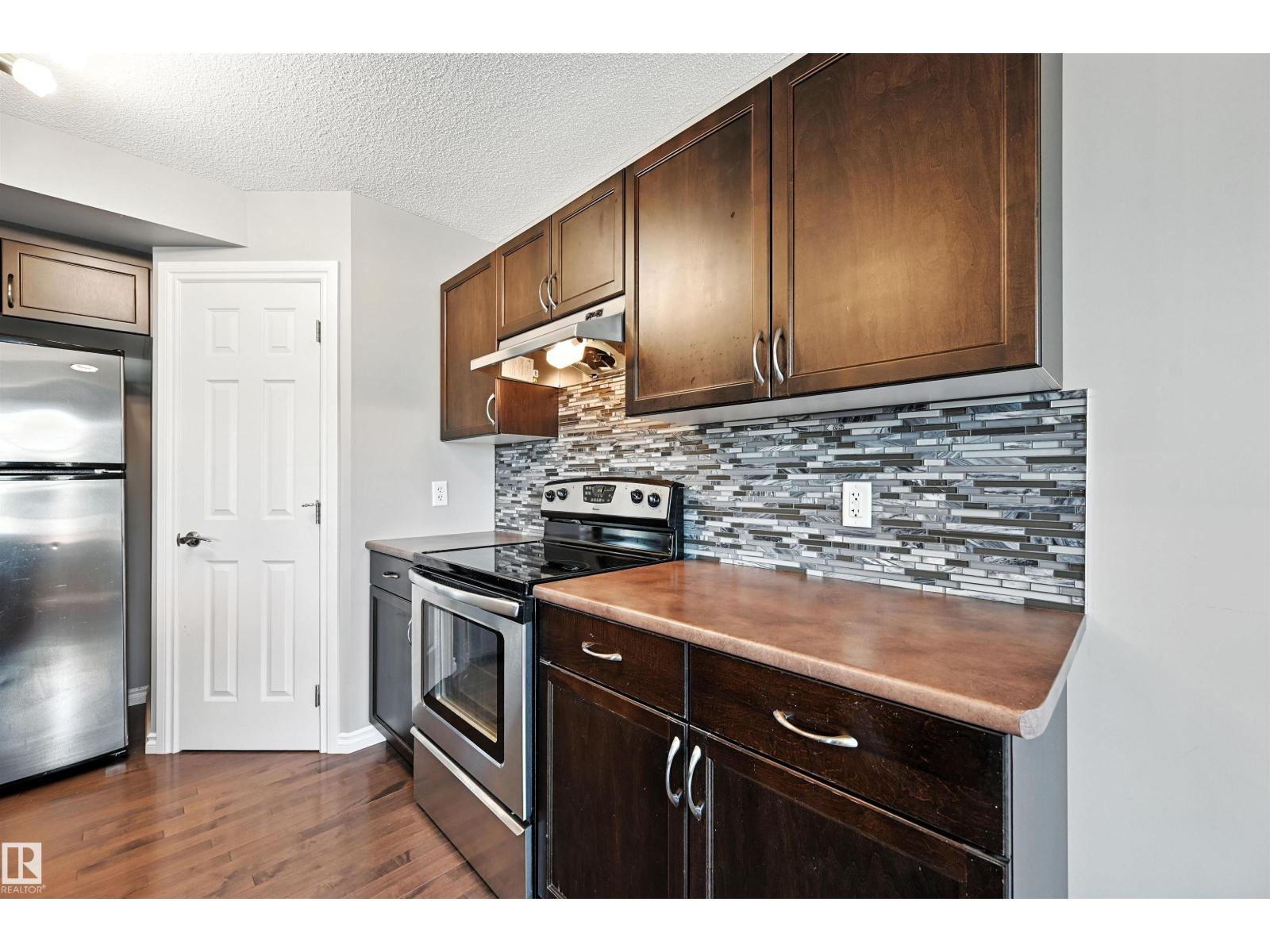 Photo 4 of 1785 Hammond Cr Nw, Edmonton AB