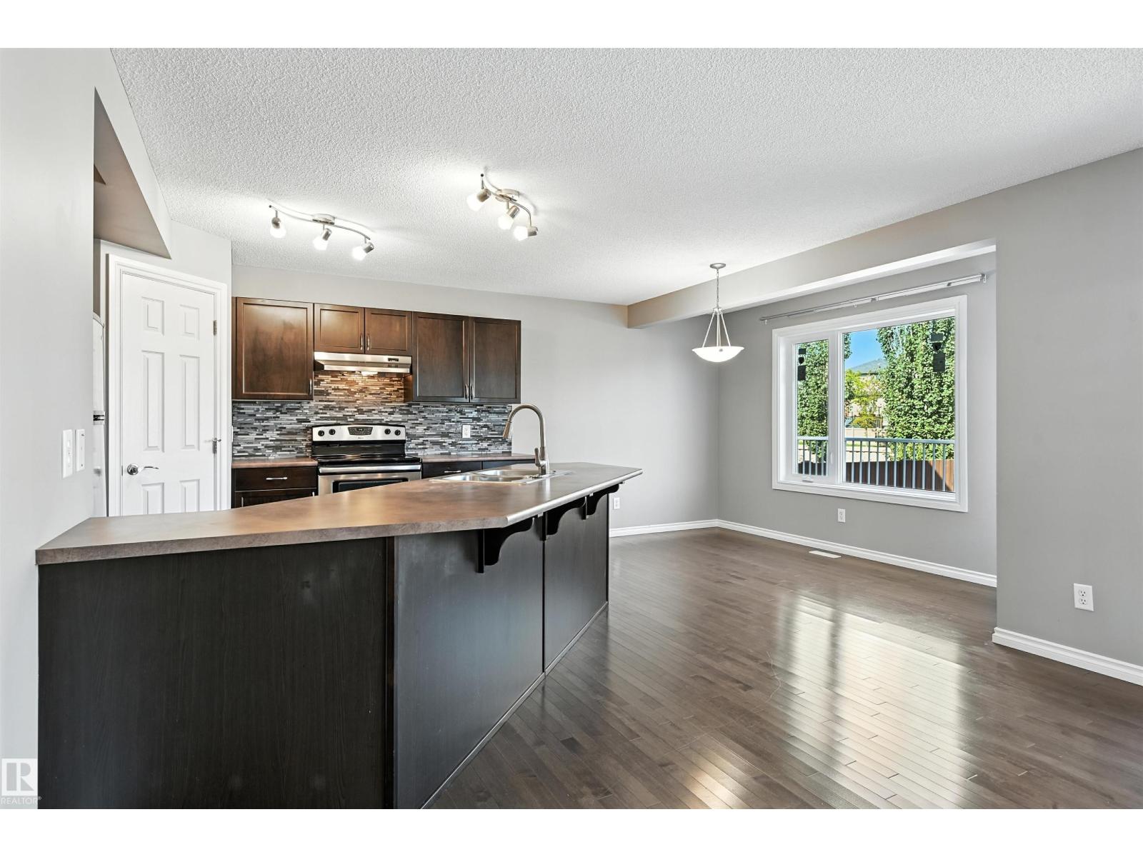 Photo 3 of 1785 Hammond Cr Nw, Edmonton AB