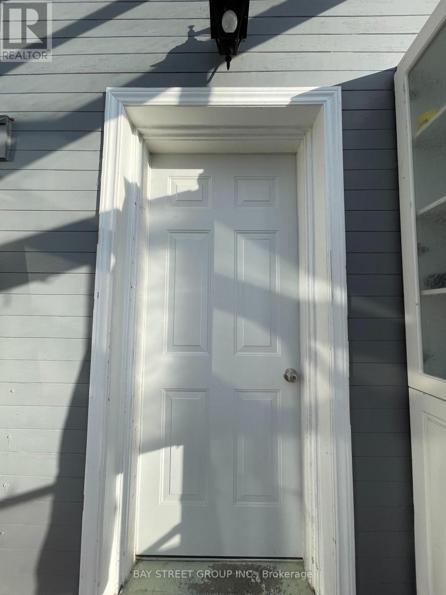 Photo 3 of Bsmt 469 Lynett Crescent, Richmond Hill ON