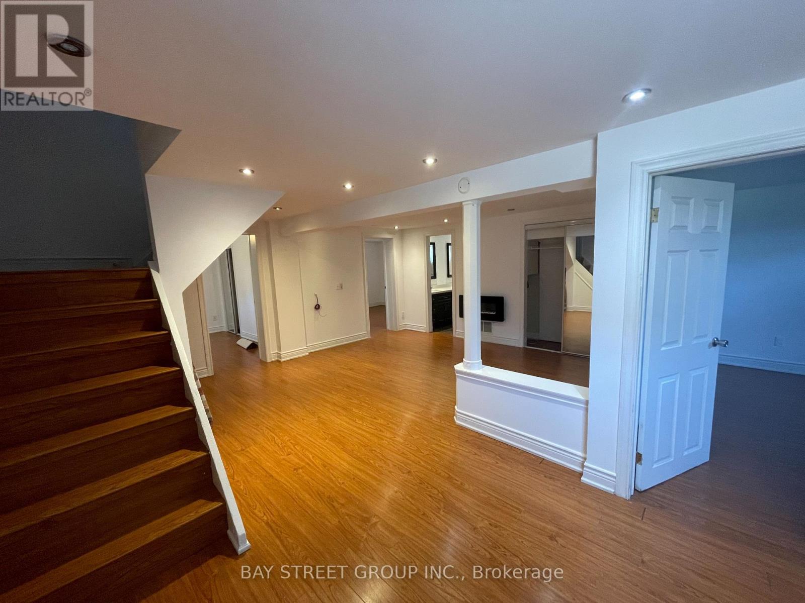 Photo 5 of Bsmt 469 Lynett Crescent, Richmond Hill ON