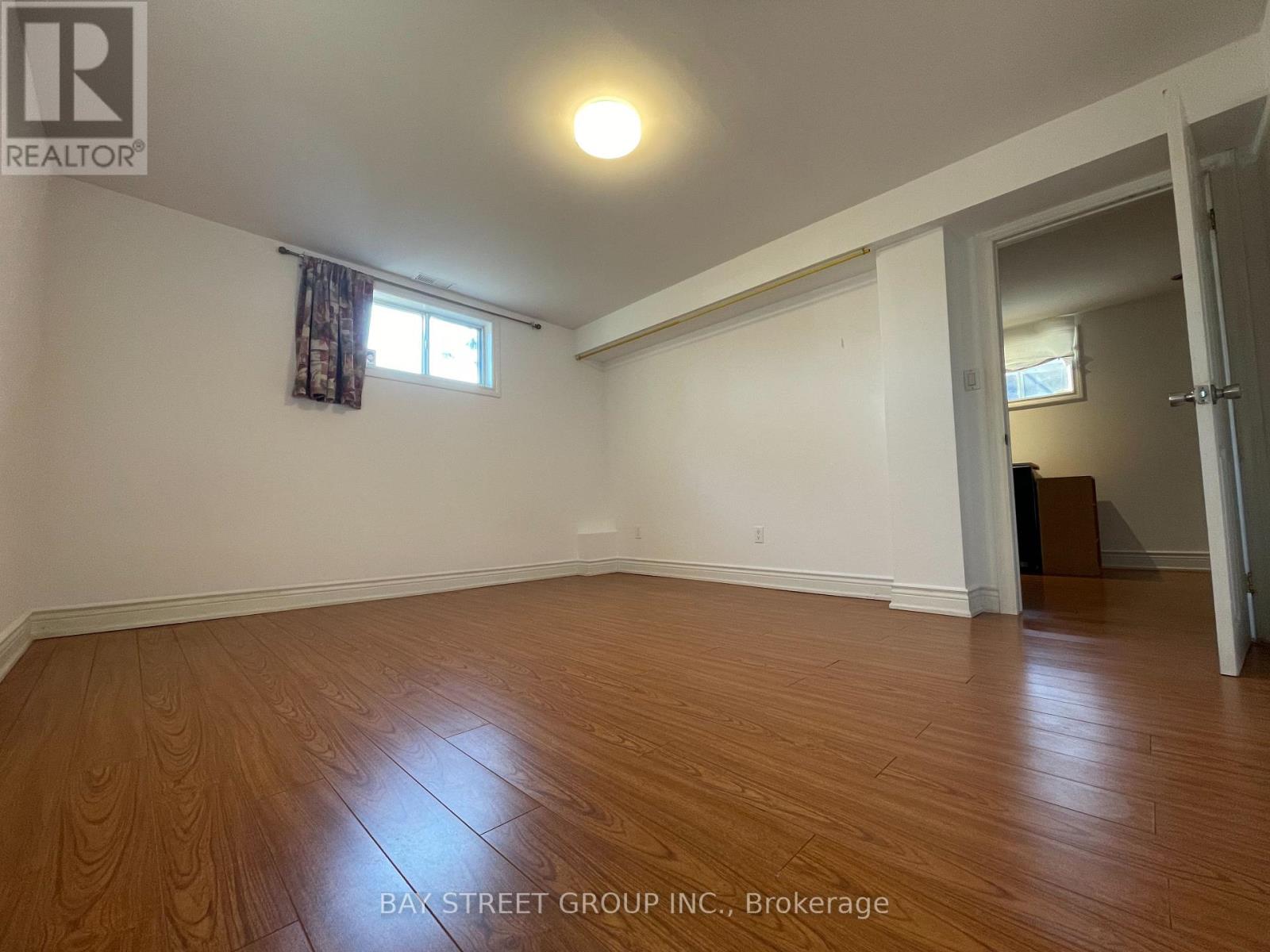 Photo 9 of Bsmt 469 Lynett Crescent, Richmond Hill ON