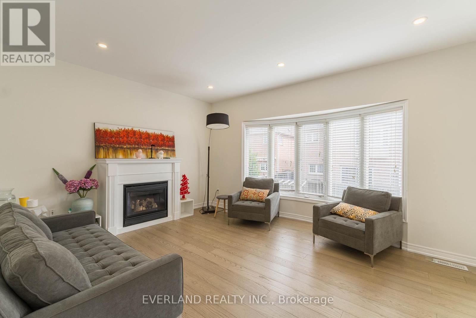 Photo 14 of 11 Limelight Street, Richmond Hill ON