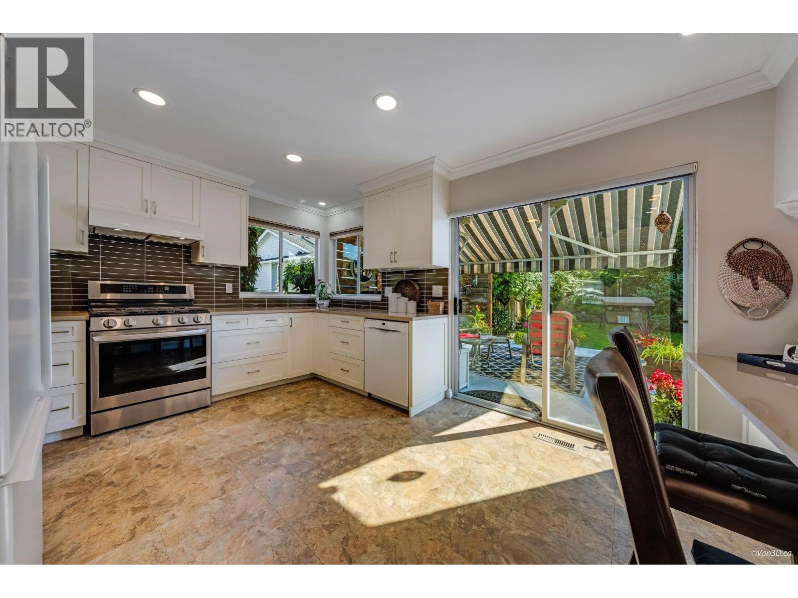 Photo 2 of 12226 202 Street, Maple Ridge BC